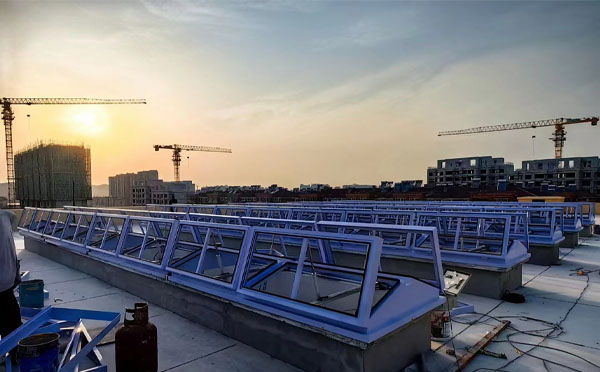 消防定边排烟窗工作原理