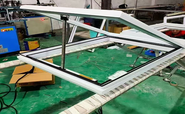 某地下车库出入口定边排烟窗配置工程