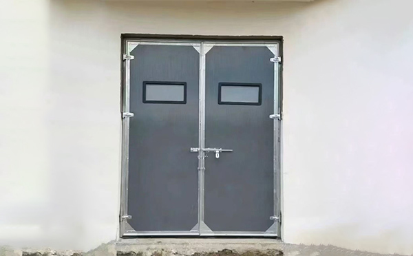 定边工业门在高温作业区域的运行表现