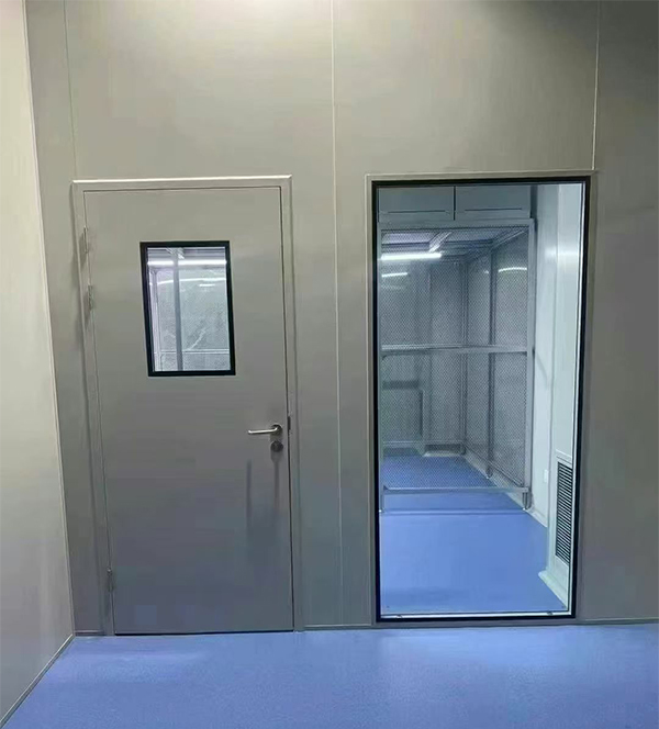 学校教学楼完成定边防火门标准化安装